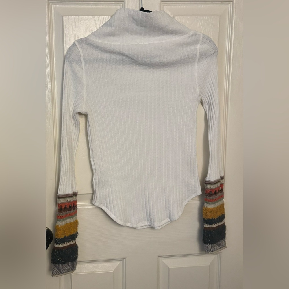 Free People size medium, light weight long sleeve top, knitted sleeves